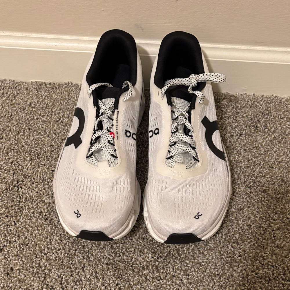 On Running Women's White and Black Cloud Running Shoes - Picture 2 of 7